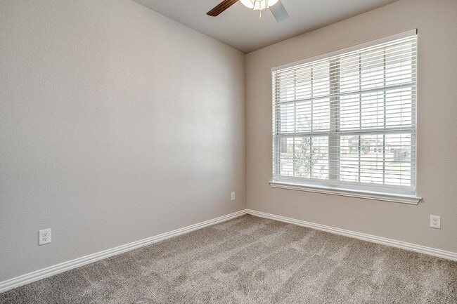 Building Photo - 3 bedroom Newer home MOVE IN SPECIAL