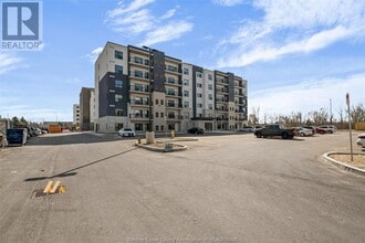 Building Photo - 3320 Stella Crescent