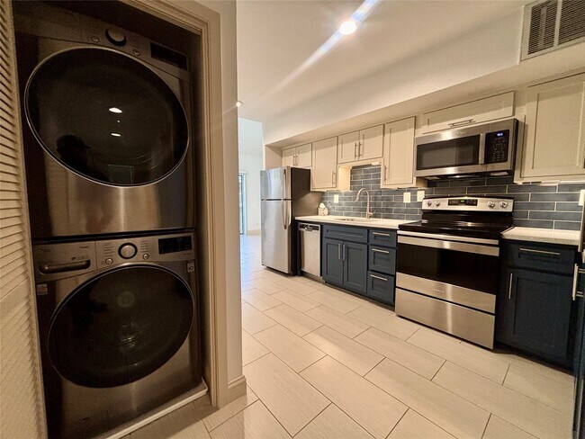 Foto del edificio - 12900 Walden Rd