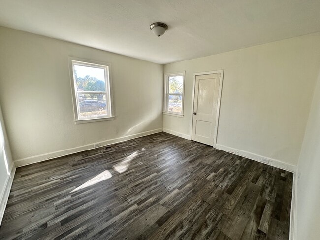 Building Photo - 2026 Lee Ct SW