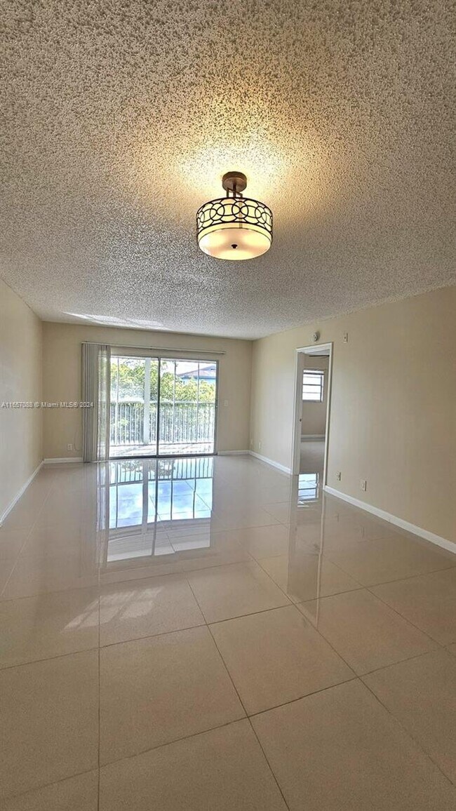 Building Photo - 1401 SW 128th Terrace