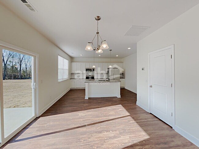 Building Photo - 1005 Bluewater Point Drive