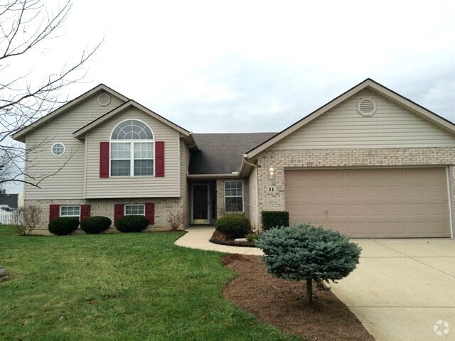 Building Photo - 11 Field Crest Dr