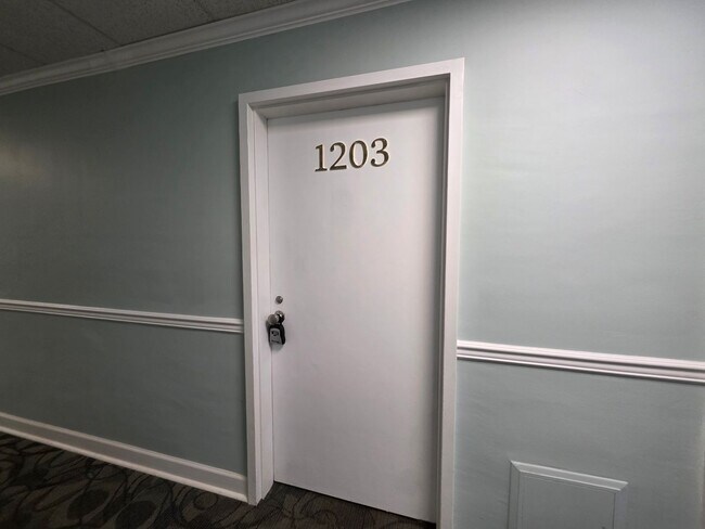 Foto del edificio - 1BR/1BA waterfront condo with golf course ...