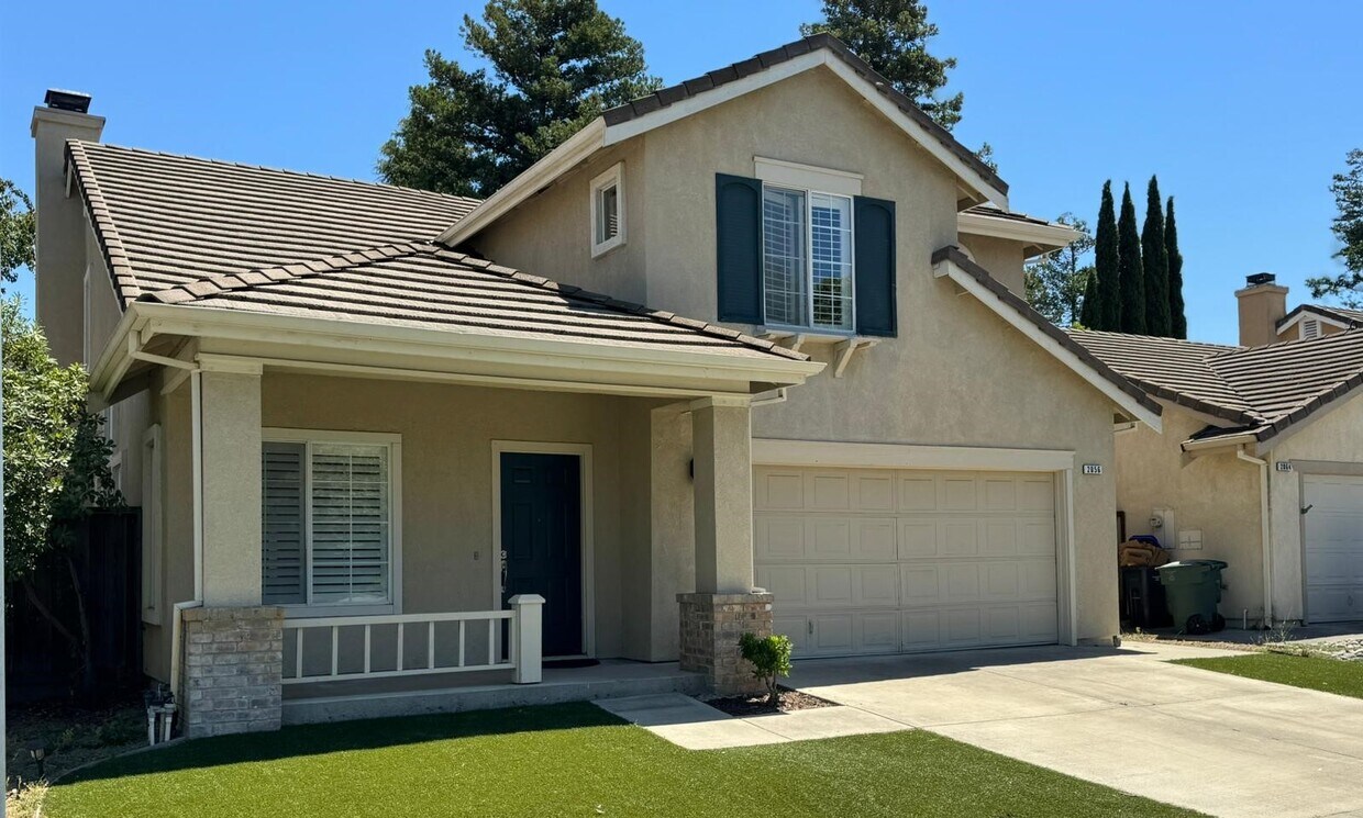 Primary Photo - 2056 Olivia Ct