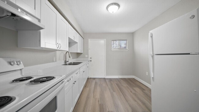 Foto del edificio - 7808 Glass St