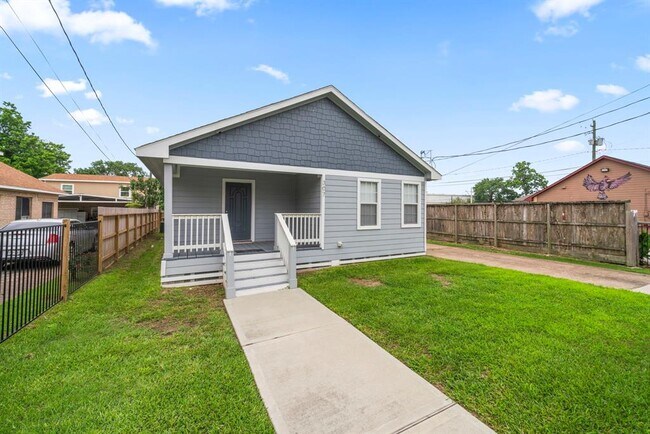 Building Photo - 307 Linwood St