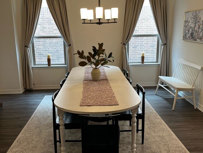 Foto del edificio - 4 Bedroom Single Family Home in San Antonio