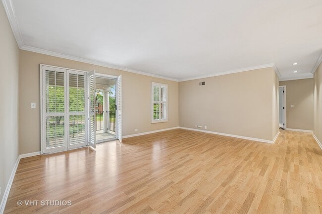 Building Photo - 563 Shorely Dr