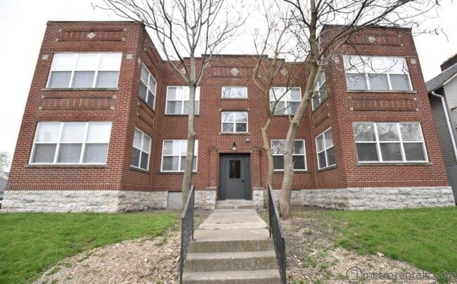 Building Photo - 1400 Hamlet St