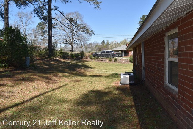 Building Photo - 3028 Storey Dr