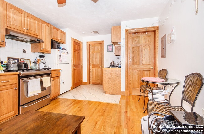 Foto del edificio - 61 Anderson St