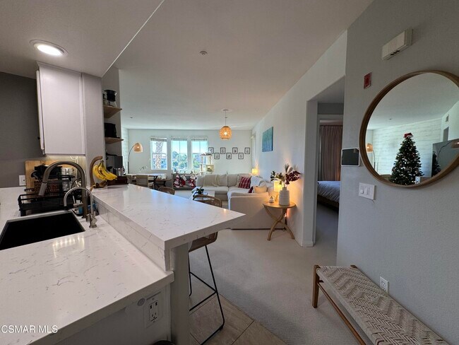 Foto del edificio - 243 Riverdale Ct