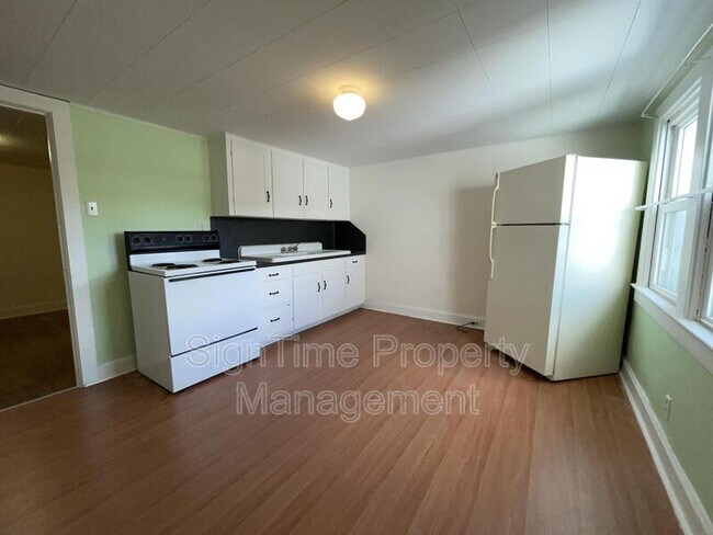 Foto del edificio - 48-50 East Franklin Street - 3W