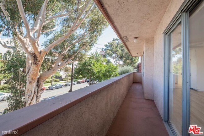 Building Photo - 2 br, 2 bath Condo - 1028 7th St Apt 201