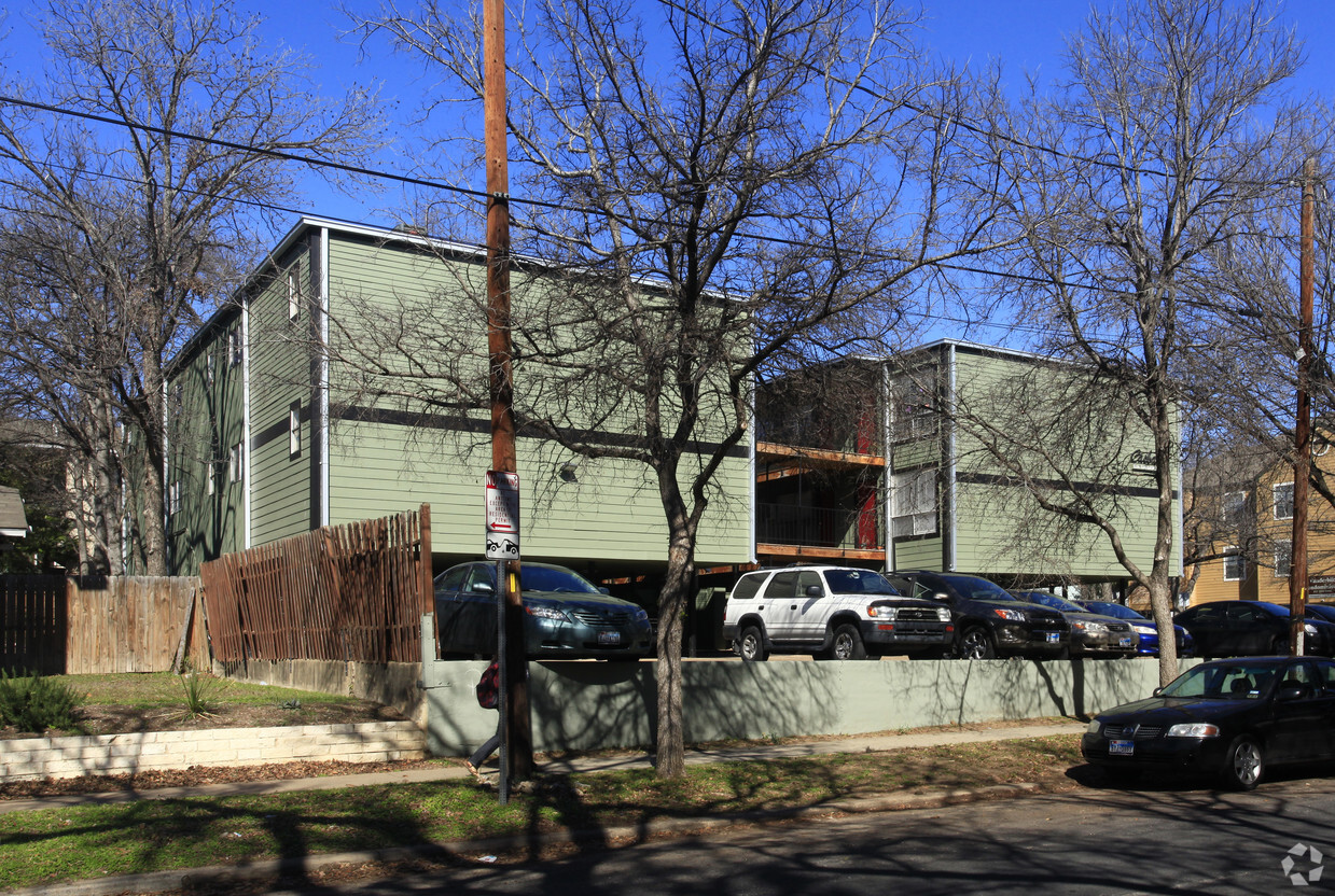 Primary Photo - Casbah Apartments