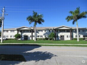 Building Photo - 4280 Woodside Dr