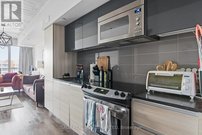 Building Photo - 1238 Dundas St E