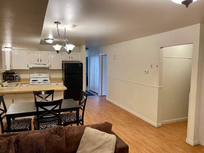 Foto del edificio - 1710 Hickory Ln