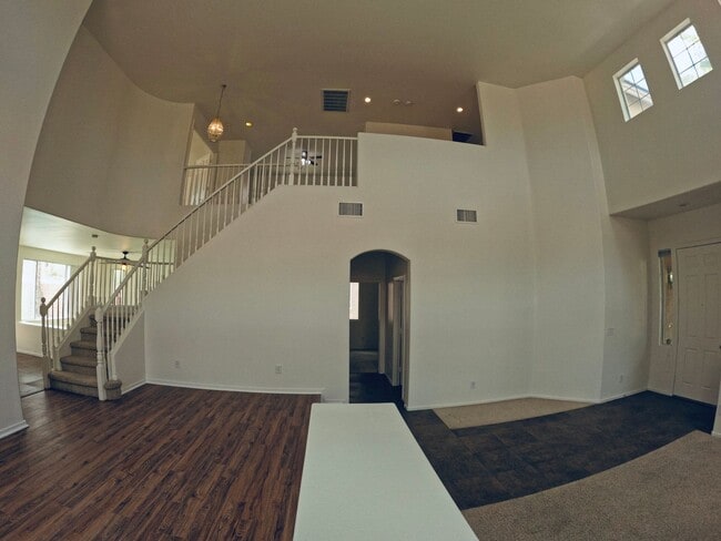 Foto del edificio - POOL 4 Bed/3 Bath New Appliances in SW Summerlin Area!