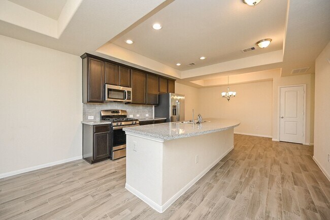 Foto del edificio - 8231 Hawthorn Vly Ln