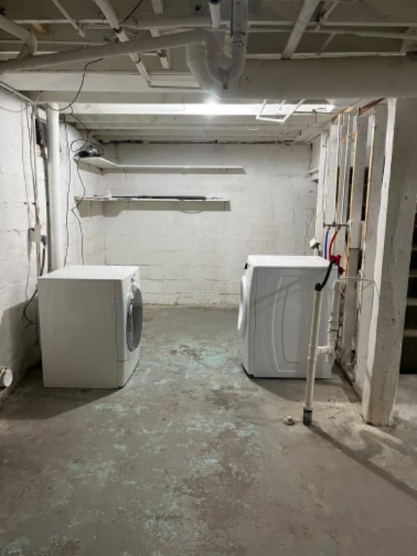 Building Photo - 520 Somerset Ave