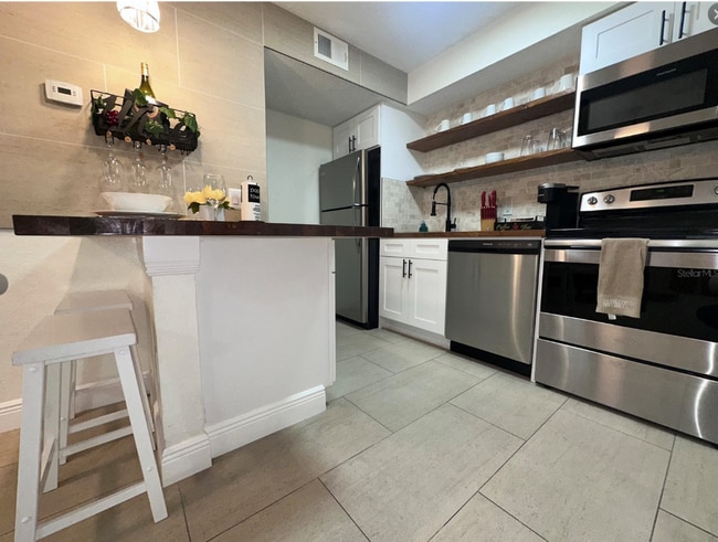 Building Photo - 2216 Grand Cayman Ct