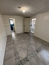 Building Photo - 652 W 97th St