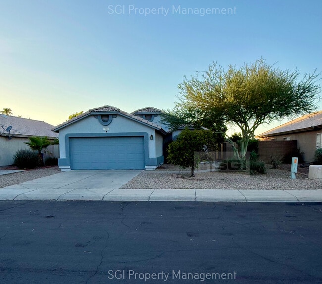 Photo - 13200 W Desert Ln- House