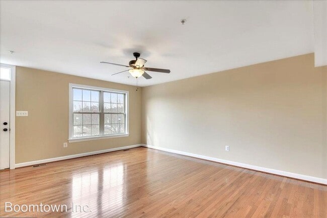 Building Photo - 3 br, 2.5 bath House - 6661 Harbor Light Way