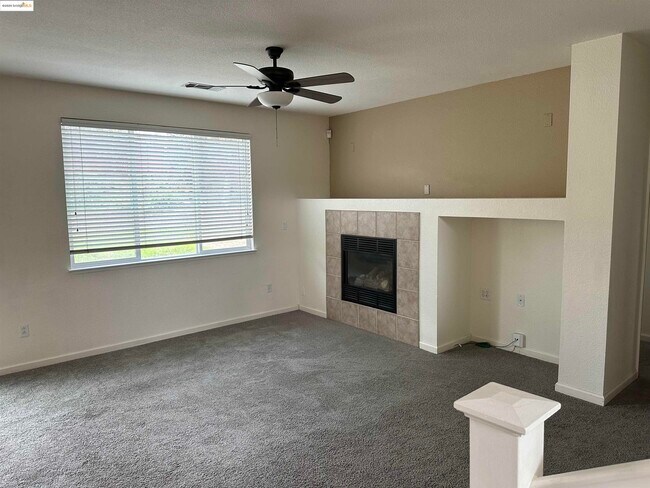 Building Photo - 1843 Crown Peak Way