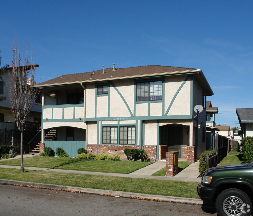 Primary Photo - 4261-4269 Howard Ave