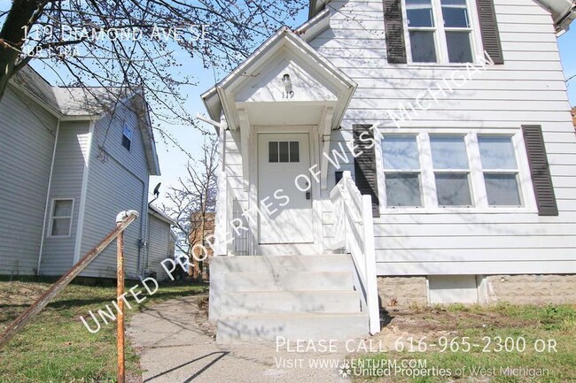 Building Photo - 119 Diamond Ave SE