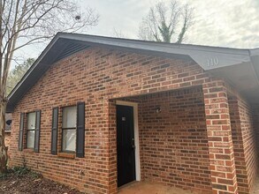 Building Photo - 108 St Andrews Ct