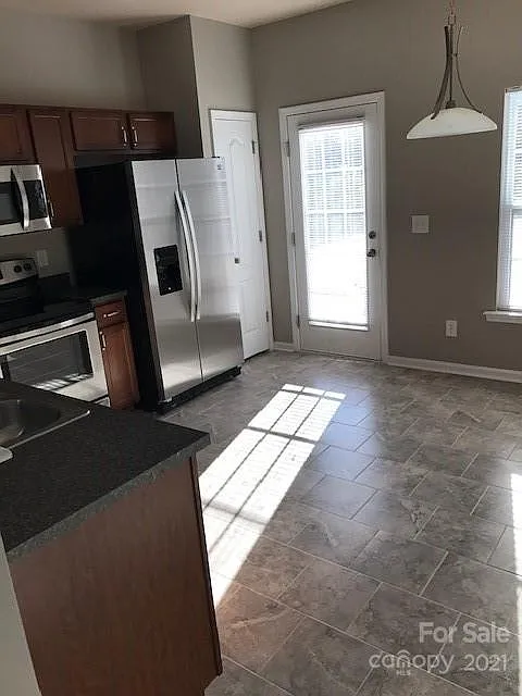Foto del edificio - 10417 Cochran Ridge Ave