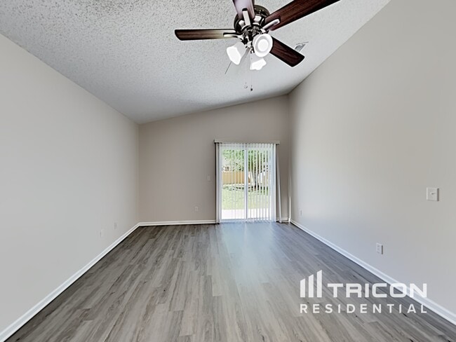 Foto del edificio - 2660 Malibu Cir