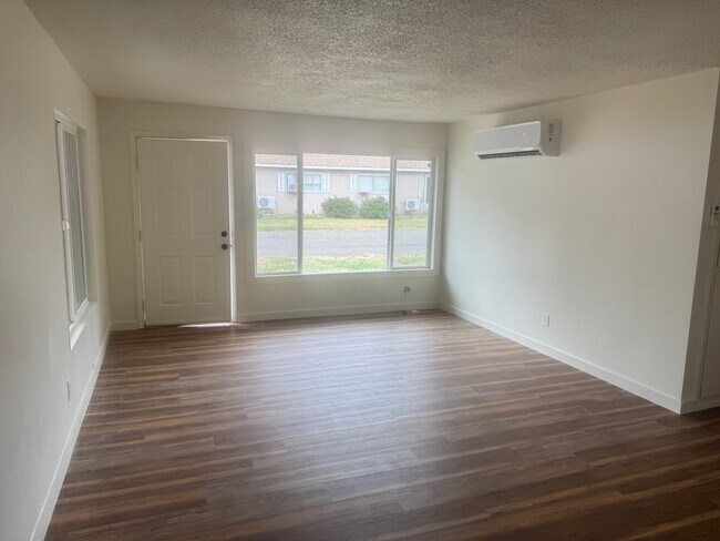 Foto del edificio - 660 Hueners Ln