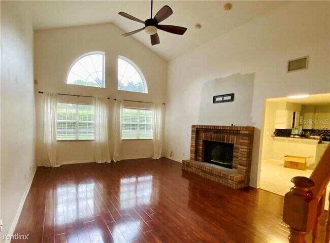 Building Photo - 4 br, 2 bath House - 2375 Lakeview Ave