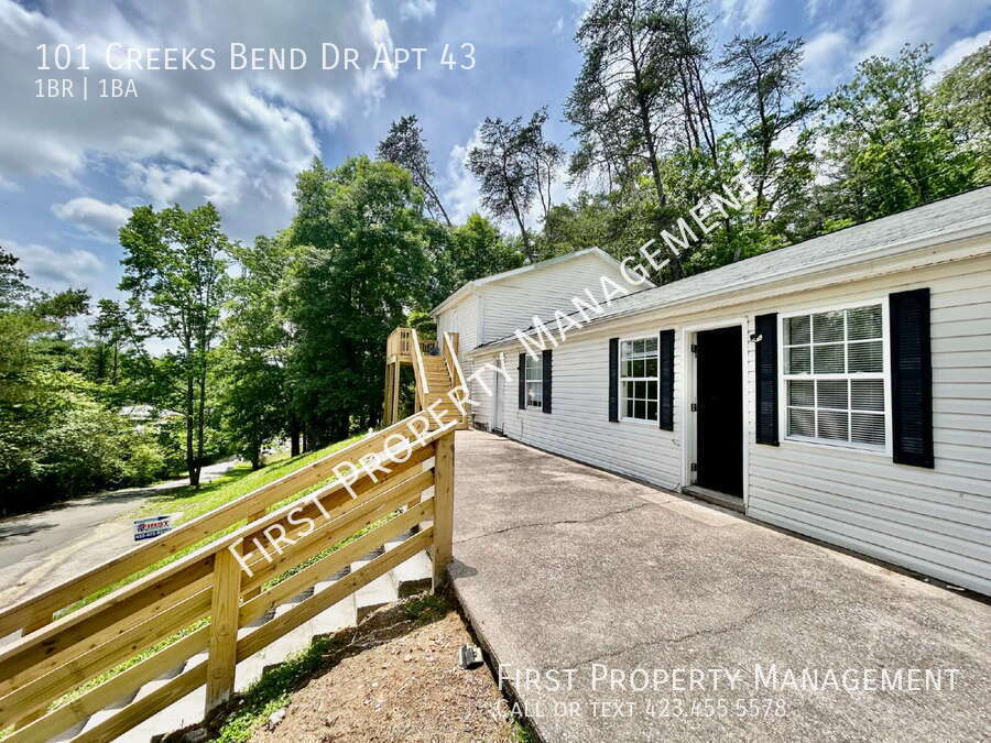 Foto principal - 101 Creeks Bend Dr