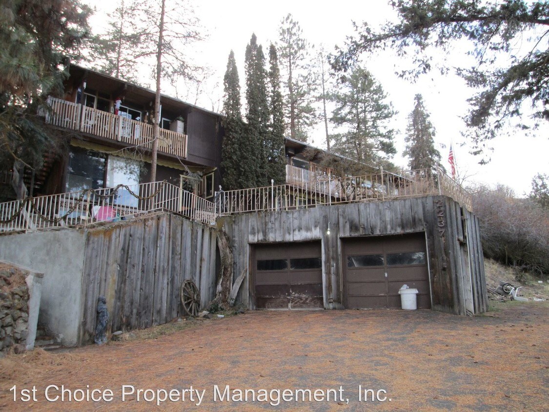 Foto principal - 2237 Lakeshore Dr