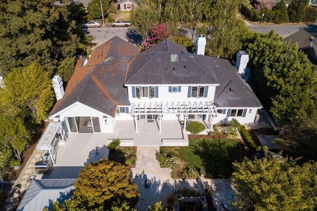 Foto del edificio - 288 Sunkist Ln