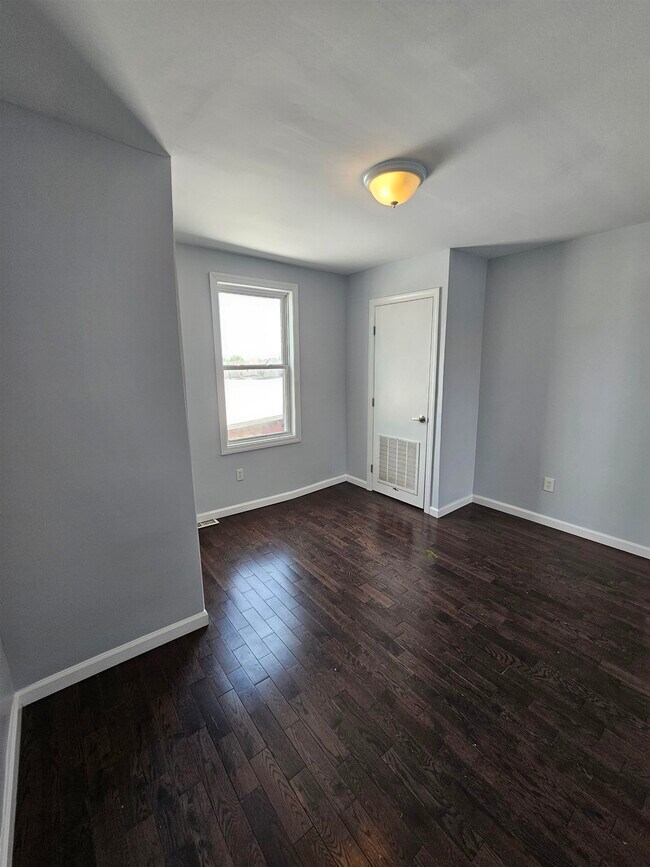Building Photo - 222 Wilkinson Ave