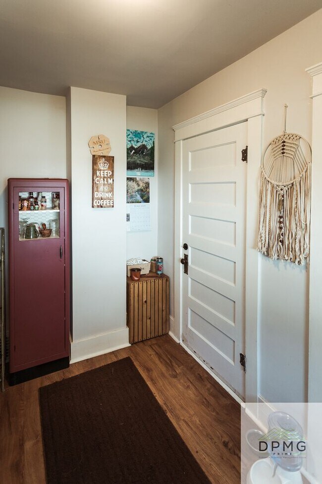 Foto del edificio - 318 E Hillsdale St