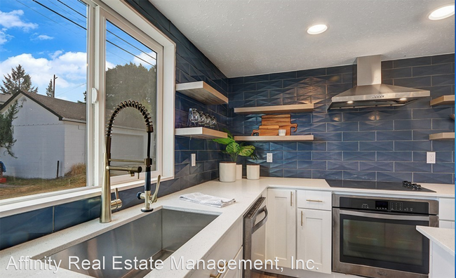 Building Photo - 3 br, 1 bath House - 420 S. 60th St
