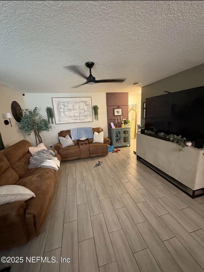 Foto del edificio - 1214 Brinkley Ct
