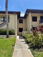 Building Photo - 5216 Lake Village Dr