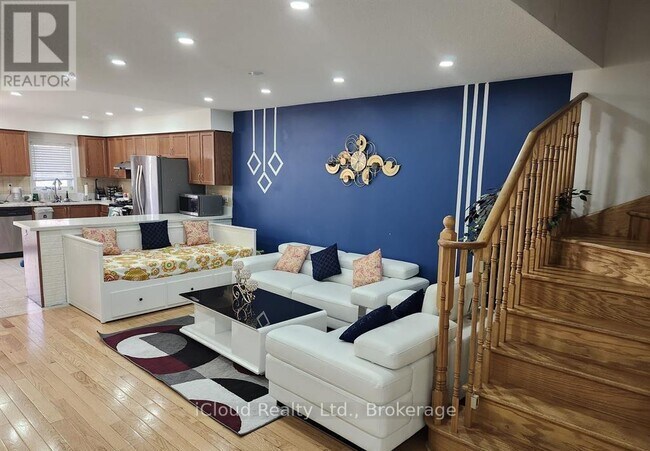 Building Photo - 559 Candlestick Cir