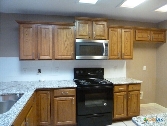 Building Photo - 1527 Dustin Cade Dr