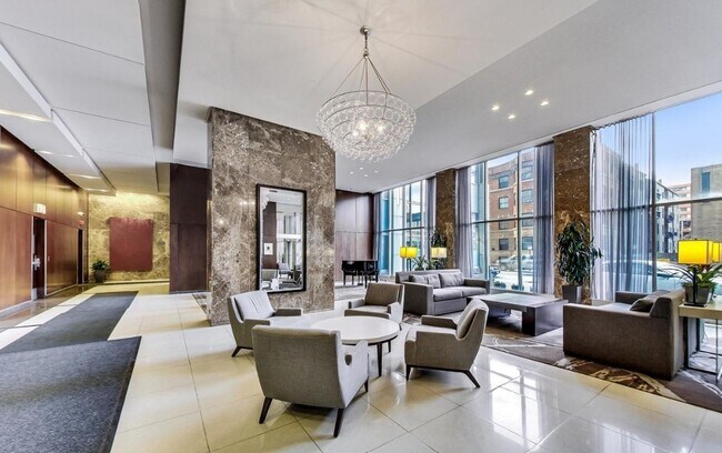 Foto del edificio - 655 W Irving Park Rd