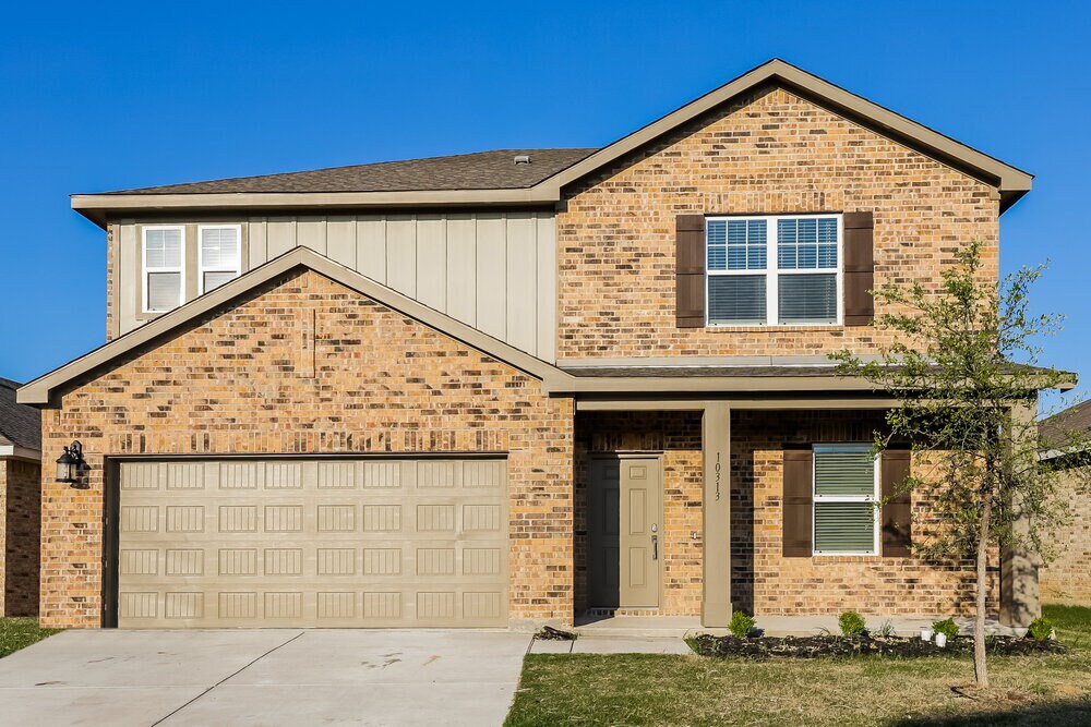 Primary Photo - 10313 Castle Lyons Ln